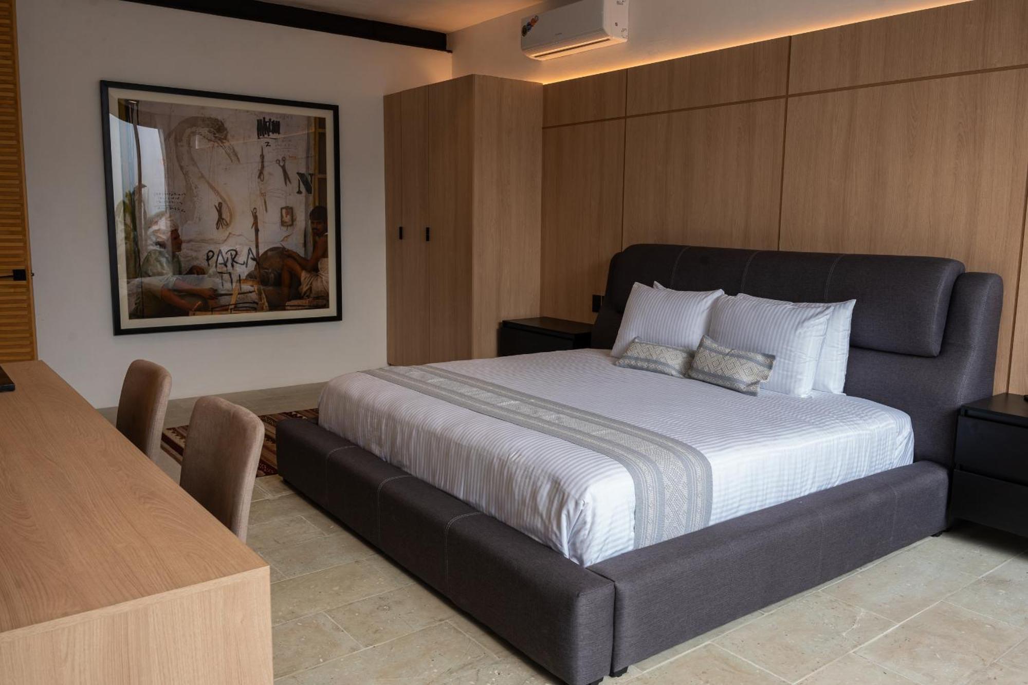 Deluxe Suite,1627721298:JPEG