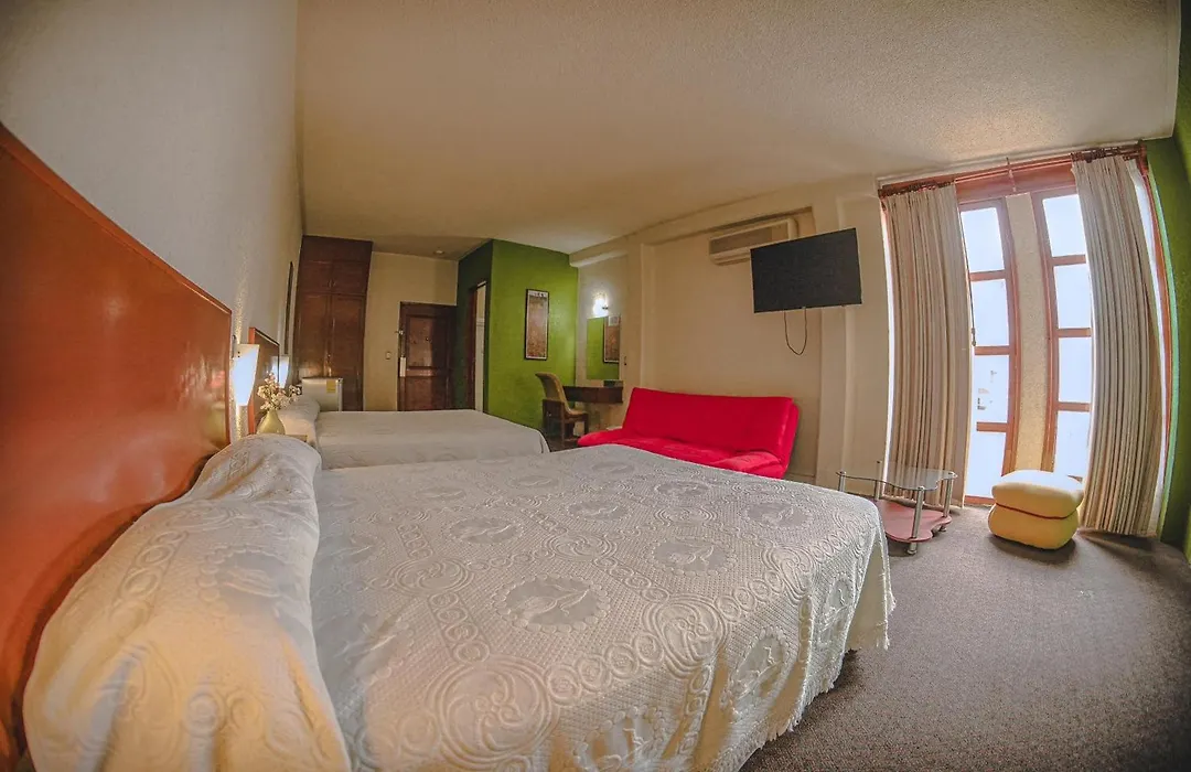 Hotel Q-1