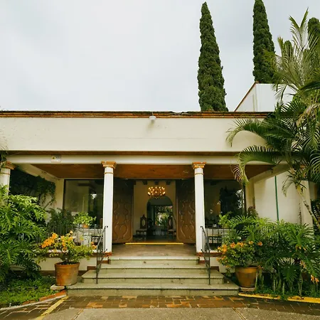 Hotel Hacienda Los Laureles-3
